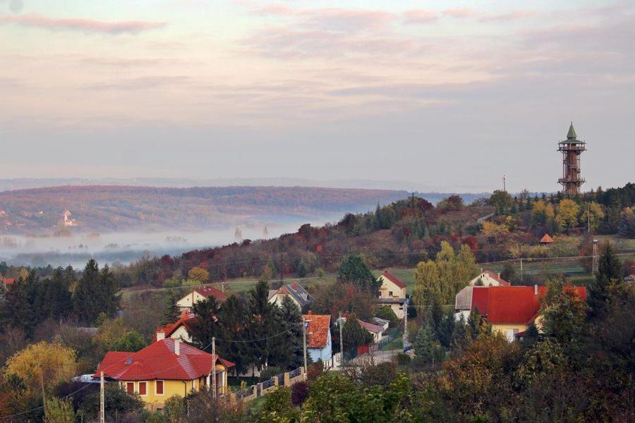 Marikalak Apartment Keszthely Bagian luar foto